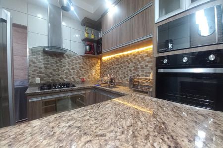 Casa à venda com 80m², 3 quartos e 7 vagas Casa à venda com 80m², 3 quartos e 7 vagasCozinha