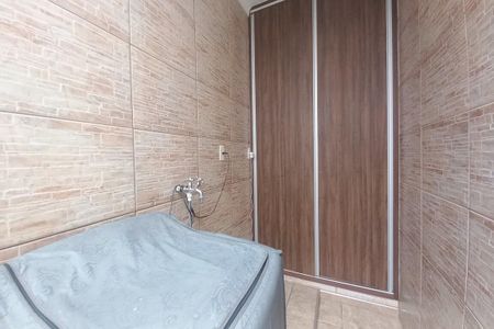 Casa à venda com 80m², 3 quartos e 7 vagas Casa à venda com 80m², 3 quartos e 7 vagasÁrea de Serviço