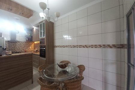 Casa à venda com 80m², 3 quartos e 7 vagas Casa à venda com 80m², 3 quartos e 7 vagasCopa