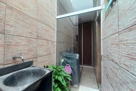 Casa à venda com 80m², 3 quartos e 7 vagas Casa à venda com 80m², 3 quartos e 7 vagasÁrea de Serviço