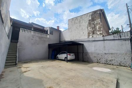 Casa à venda com 80m², 3 quartos e 7 vagas Casa à venda com 80m², 3 quartos e 7 vagasGaragem