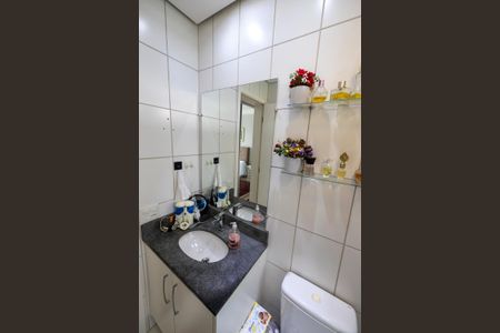 Apartamento à venda com 74m², 3 quartos e 2 vagasBanheiro da Suite