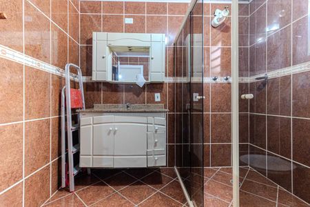 Casa à venda com 280m², 5 quartos e 3 vagas Casa à venda com 280m², 5 quartos e 3 vagasBanheiro Social