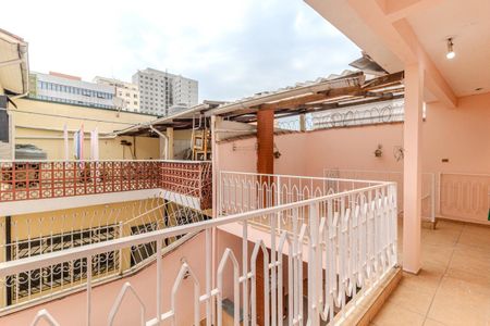Casa à venda com 280m², 5 quartos e 3 vagas Casa à venda com 280m², 5 quartos e 3 vagasVaranda