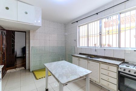 Casa à venda com 280m², 5 quartos e 3 vagas Casa à venda com 280m², 5 quartos e 3 vagasCozinha
