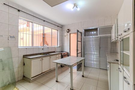 Casa à venda com 280m², 5 quartos e 3 vagas Casa à venda com 280m², 5 quartos e 3 vagasCozinha