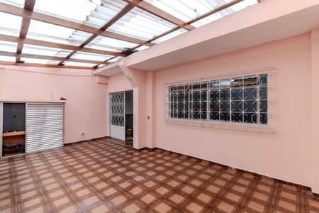 Casa à venda com 280m², 5 quartos e 3 vagas Casa à venda com 280m², 5 quartos e 3 vagasGaragem