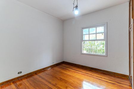 Casa à venda com 280m², 5 quartos e 3 vagas Casa à venda com 280m², 5 quartos e 3 vagasQuarto 1