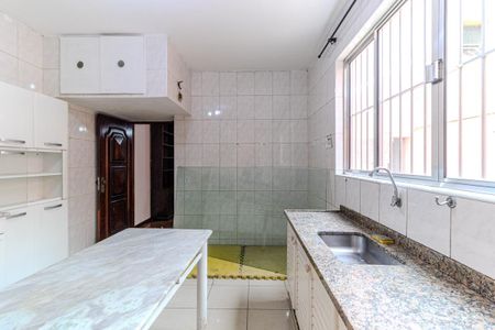 Casa à venda com 280m², 5 quartos e 3 vagas Casa à venda com 280m², 5 quartos e 3 vagasCozinha