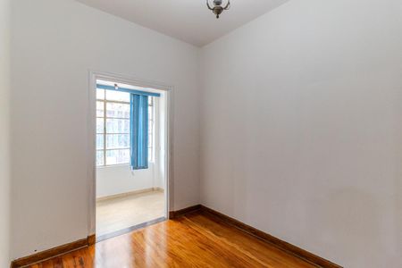 Casa à venda com 280m², 5 quartos e 3 vagas Casa à venda com 280m², 5 quartos e 3 vagasQuarto 2