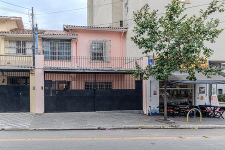 Casa à venda com 280m², 5 quartos e 3 vagas Casa à venda com 280m², 5 quartos e 3 vagasFachada