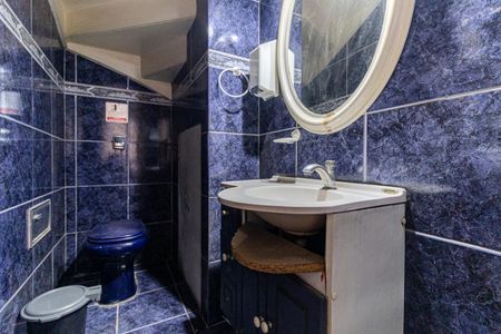 Casa à venda com 280m², 5 quartos e 3 vagas Casa à venda com 280m², 5 quartos e 3 vagasLavabo