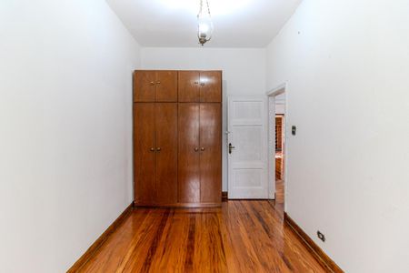 Casa à venda com 280m², 5 quartos e 3 vagas Casa à venda com 280m², 5 quartos e 3 vagasQuarto 2