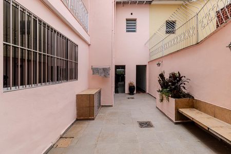 Casa à venda com 280m², 5 quartos e 3 vagas Casa à venda com 280m², 5 quartos e 3 vagasQuintal