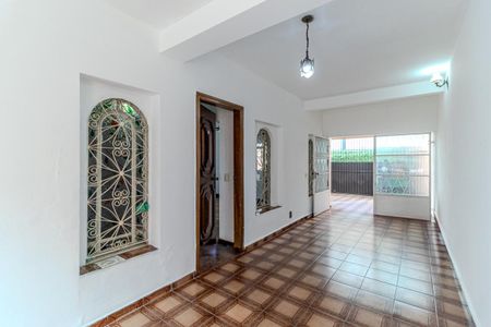 Casa à venda com 280m², 5 quartos e 3 vagas Casa à venda com 280m², 5 quartos e 3 vagasHall de Entrada