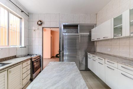 Casa à venda com 280m², 5 quartos e 3 vagas Casa à venda com 280m², 5 quartos e 3 vagasCozinha