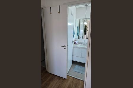 Apartamento à venda com 61m², 2 quartos e 1 vaga Apartamento à venda com 61m², 2 quartos e 1 vagaBanheiro da Suíte 1