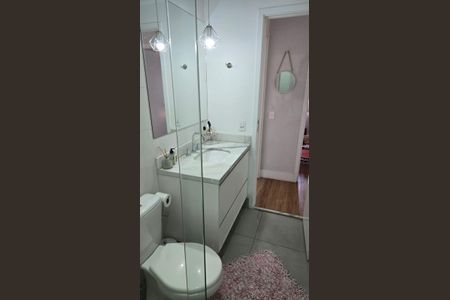 Apartamento à venda com 61m², 2 quartos e 1 vaga Apartamento à venda com 61m², 2 quartos e 1 vagaBanheiro