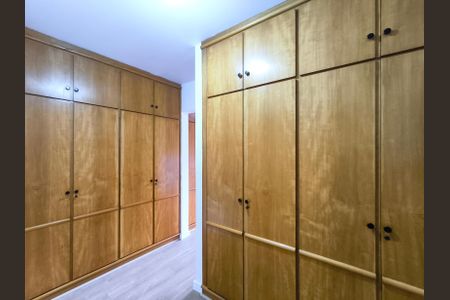 Casa para alugar com 267m², 4 quartos e 4 vagasSuíte 2