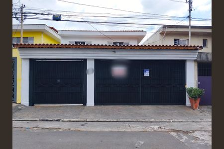 Casa para alugar com 267m², 4 quartos e 4 vagasFachada + Plaquinha