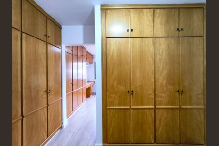 Casa para alugar com 267m², 4 quartos e 4 vagasSuíte 2