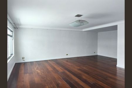 Casa para alugar com 267m², 4 quartos e 4 vagasSala