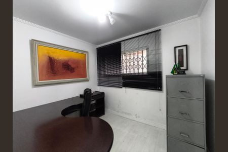 Casa para alugar com 267m², 4 quartos e 4 vagasEscritório