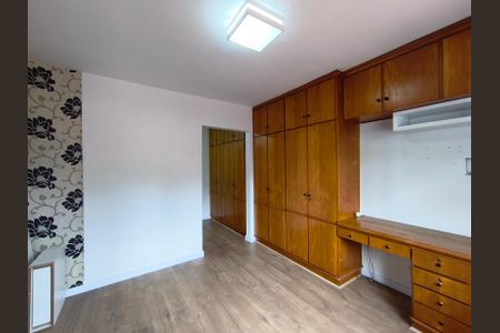 Casa para alugar com 267m², 4 quartos e 4 vagasSuíte 2