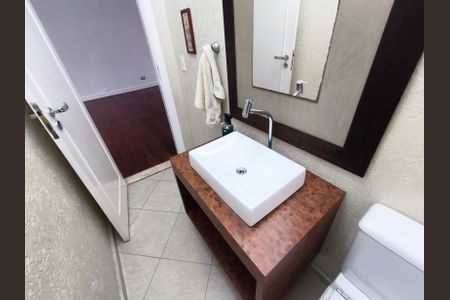 Casa para alugar com 267m², 4 quartos e 4 vagasLavabo