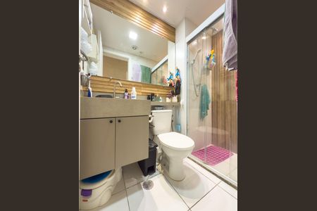 Banheiro de apartamento à venda com 2 quartos, 55m² em Jardim Santa Emilia, São Paulo