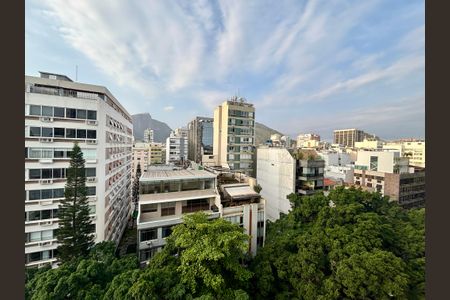 Apartamento à venda com 85m², 2 quartos e 1 vaga Apartamento à venda com 85m², 2 quartos e 1 vagaSala - Vista