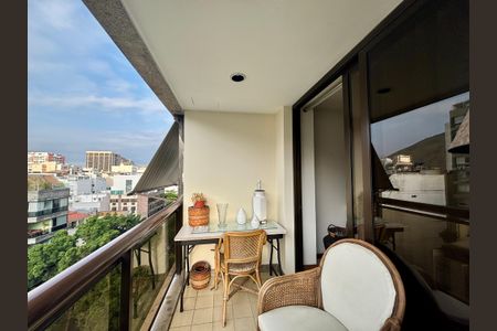 Apartamento à venda com 85m², 2 quartos e 1 vaga Apartamento à venda com 85m², 2 quartos e 1 vagaSala - varanda