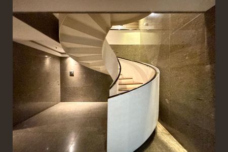 Apartamento à venda com 85m², 2 quartos e 1 vaga Apartamento à venda com 85m², 2 quartos e 1 vagaPortaria