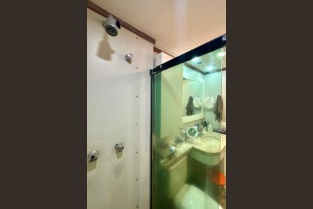 Apartamento à venda com 85m², 2 quartos e 1 vaga Apartamento à venda com 85m², 2 quartos e 1 vagaBanheiro Suite