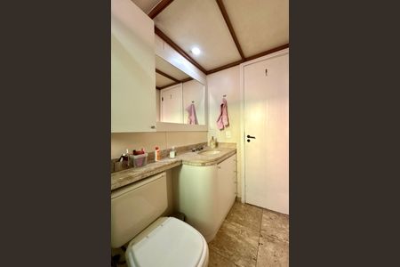 Apartamento à venda com 85m², 2 quartos e 1 vaga Apartamento à venda com 85m², 2 quartos e 1 vagaBanheiro social