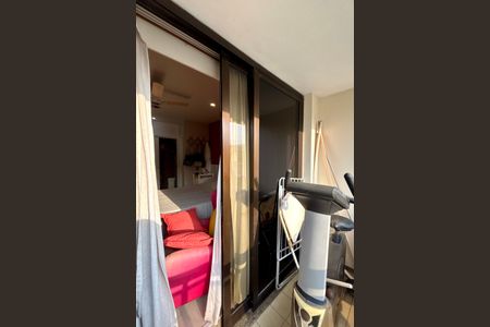 Apartamento à venda com 85m², 2 quartos e 1 vaga Apartamento à venda com 85m², 2 quartos e 1 vagaSuite - varanda