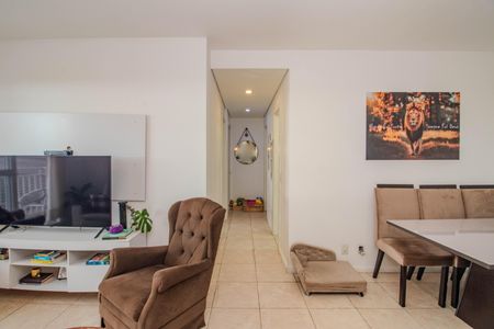 Sala de apartamento à venda com 3 quartos, 67m² em Jardim Sabará, Porto Alegre