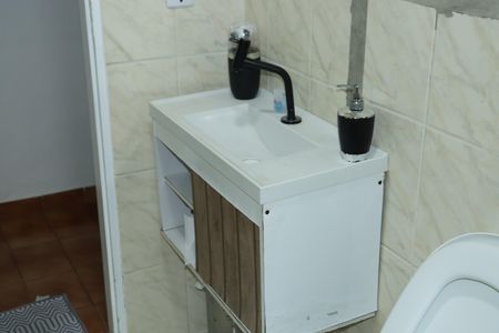 Banheiro Social de casa para alugar com 1 quarto, 27m² em Jardim Nova Cotia, Cotia