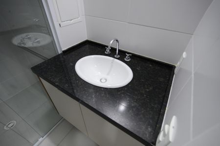 Banheiro de kitnet/studio para alugar com 1 quarto, 25m² em Ipiranga, São Paulo