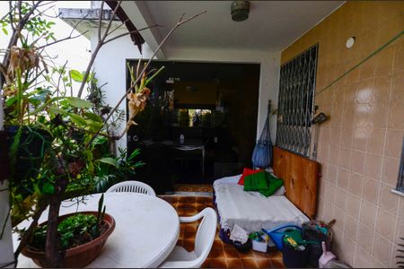 Apartamento à venda com 160m², 3 quartos e 1 vaga Apartamento à venda com 160m², 3 quartos e 1 vagaVaranda