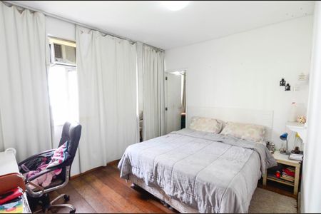 Apartamento à venda com 160m², 3 quartos e 1 vaga Apartamento à venda com 160m², 3 quartos e 1 vagaSuíte