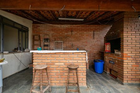 Casa à venda com 200m², 3 quartos e 2 vagas Casa à venda com 200m², 3 quartos e 2 vagasChurrasqueira