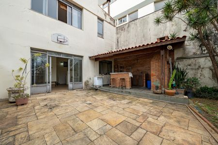 Casa à venda com 200m², 3 quartos e 2 vagas Casa à venda com 200m², 3 quartos e 2 vagasQuintal