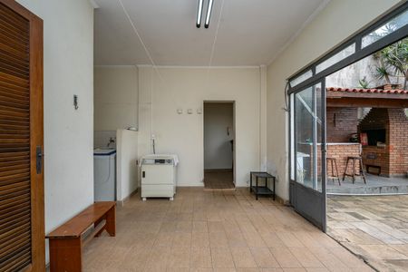 Casa à venda com 200m², 3 quartos e 2 vagas Casa à venda com 200m², 3 quartos e 2 vagasÁrea de Serviço