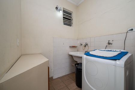 Casa à venda com 200m², 3 quartos e 2 vagas Casa à venda com 200m², 3 quartos e 2 vagasÁrea de Serviço