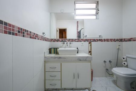 Casa à venda com 200m², 3 quartos e 2 vagas Casa à venda com 200m², 3 quartos e 2 vagasBanheiro da Suíte