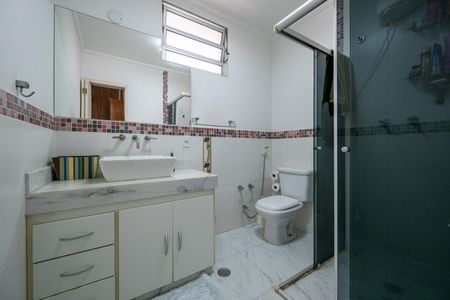 Casa à venda com 200m², 3 quartos e 2 vagas Casa à venda com 200m², 3 quartos e 2 vagasBanheiro da Suíte