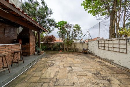 Casa à venda com 200m², 3 quartos e 2 vagas Casa à venda com 200m², 3 quartos e 2 vagasQuintal