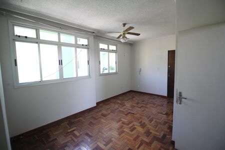 Sala de apartamento à venda com 3 quartos, 80m² em Jardim Riacho das Pedras, Contagem