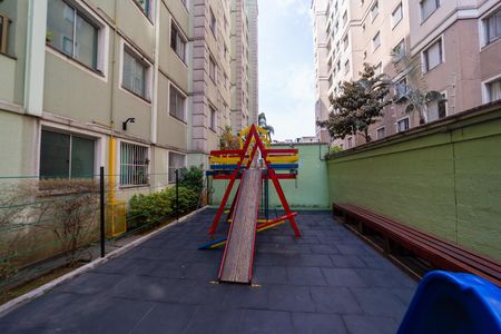 Apartamento à venda com 43m², 2 quartos e 1 vaga Apartamento à venda com 43m², 2 quartos e 1 vagaÁrea comum - Playground